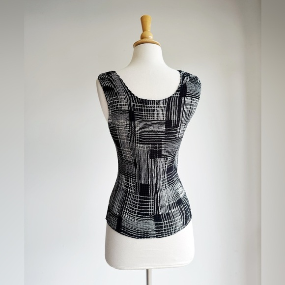 VINTAGE NICOLA Black and White Crinkle Pleat Tank Top Small - Picture 5 of 7